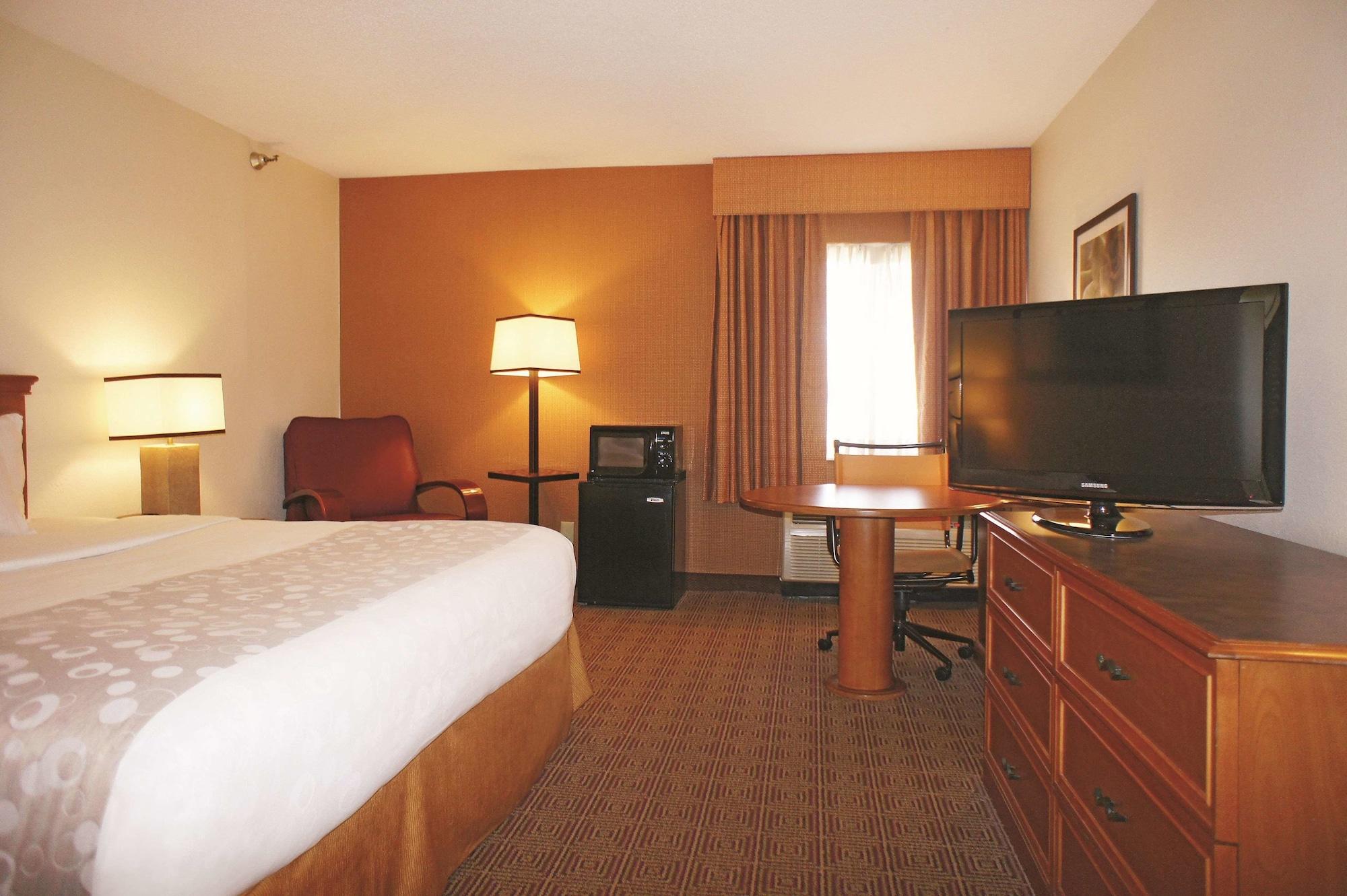La Quinta Inn By Wyndham Kansas City North North Kansas City Exterior photo