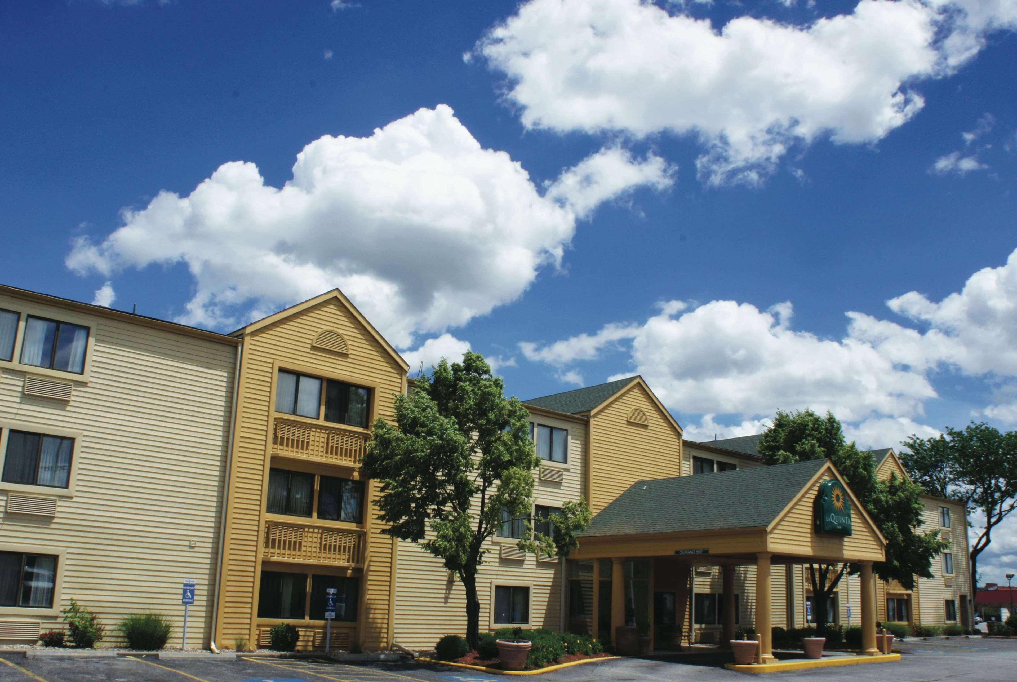 La Quinta Inn By Wyndham Kansas City North North Kansas City Exterior photo